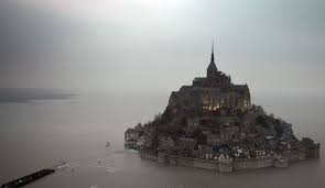 Le grand spectacle de la nature : Maree Du Siecle Des Milliers De Spectateurs Au Mont Saint Michel L Express