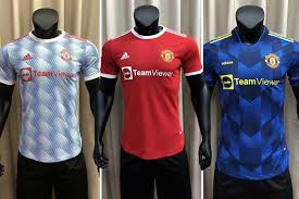 兩隊互不相讓 曼聯與利物浦最近9次聯賽交手，和局多達6場。 領隊交鋒有所揭示 蘇斯克查 帶隊與 克洛普 曾有過5次交手，大家平分秋色之餘，和局有3場。 葡萄牙雙星值得關注 般奴費南迪斯 今季聯賽已經攻入16球和送出11次助攻的兩雙數據；而 迪奧高祖達 自轉會利物浦以來，狀態一直保持. A0hcpfmt9tlxkm