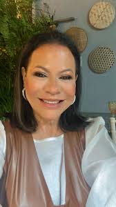 A vida é uma jornada cheia de altos e baixos, momentos de alegria e  desafios. É importante valorizar cada instante, aprender com as  experiências e buscar a felicidade em cada detalhe., “A vida é ...