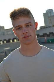 Evan Palmer's Instagram, Twitter & Facebook