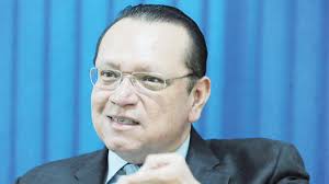 DMV de duelo: muere René León