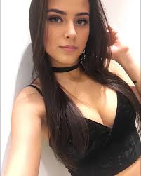 Tu también me gustas mucho y desearia que nos conocieramos pero la  Distancia nos divide, hay alguna opcion para hacer florecer Nuestros deseos  carnales dime estelaprince 😘❤️‍🔥🥰.