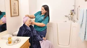 Refusing To Bathe: Senior Family Caregiving Tips | Right at Home