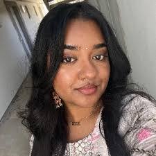 April Paulson's Instagram, Twitter & Facebook