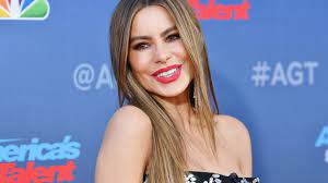 Sofia was born in a conservative roman catholic family in columbia, she fought the odds and made a name for herself in a different country being an inspiration for many of us. Throwback Pics So Krass Hat Sich Sofia Vergara Verandert Promiflash De