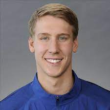 By the time the morning was done, the powerhouse team had a whole bunch of medals. Chase Kalisz Chasekalisz Twitter
