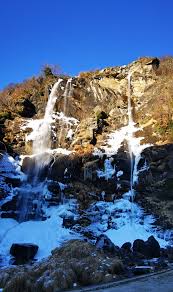 La cascate dell'acquafraggia offrono uno spettacolo davvero unico nella bellissima valchiavenna. Rifugio Savogno Home Facebook