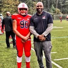 He played college football at coffeyville, auburn, and southern illinois. Brandon Jacobs Brandonjacobs27 Twitter