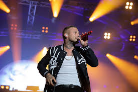 Kontra K Vermogen Einkommen Des Deutschen Rappers 2020 Kontra K Rapper Deutsche Rapperin
