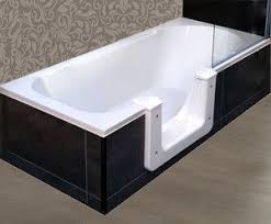 Diese speziellen badewannen weisen eine zuverlässig wasserdichte tür auf, über die sie die wanne sicher und komfortabel betreten und wieder verlassen. á… Badewanne Mit Einstieg Von Innobad In 4 Stunden Hier Klicken