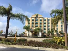 Holiday inn express hotel & suites orlando international drive is a 2 star hotel and a short distance from the universal studios theme park featuring the wizarding world of harry potter. Piscina Picture Of Holiday Inn Express Hotel Suites Orlando International Drive Orlando Tripadvisor