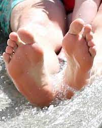Funny Men With Hot Feet By Giantxxx2 On Deviantart