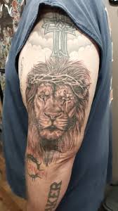 Take a look at this Lion of Judah!!! I love doing these tattoos. I'm  Thankful for the ability God gave me to do this kind of Art! 🙌 All the  Glory goes to God! Let me work