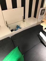 Ikea Kuchen Hangeschrank Liegend Als Stauraum Hinter Dem Sofa Ikea Versteckter Stauraum Hangeschrank