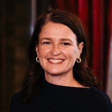 Kari Holden's Instagram, Twitter & Facebook