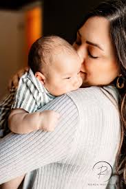 Todays find! Toddler peacock chair 😭😭😭 We already have an amazing mommy  and me AND spring session line up and I can't wait 🥰
