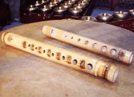 Jadi, alat musik tradisional merupakan alat musik yang biasa digunakan dan berkembang secara turun temurun di suatu daerah atau wilayah tertentu. 60 Alat Musik Tradisional Indonesia Daerah Asal Gambar Dan Penjelasan