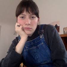 Hannah Bromley's Instagram, Twitter & Facebook