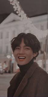 Taehyung Wallpaper Di 2020 Gambar Wajah Fotografi Orang Selebritas