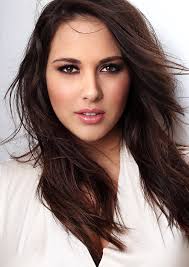 GO RED FOR WOMEN FASHION SHOW: SWIMSUIT EDITION — Miami Curves Week +