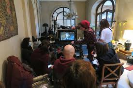 Pierre the maze » est un jeu vidéo qui se déroule dans des décors fourmillants de personnages. L Absente Une Serie Pour France 2 En Tournage Pendant Deux Jours A Douai