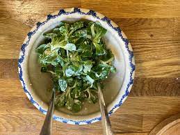 Im allgemeinen rechnet man als hauptgericht jedoch 500 g weißen spargel (roheinwaage) pro person. Winterlicher Feldsalat Mit Knoblauch Und Sahne Feinslieb