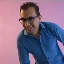 Roberto Garnica (@idsnake)