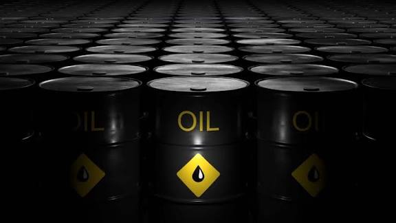 Crude Oil: માત્ર પેટ્રોલ-ડીઝલ નહીં, ક્રૂડ ઓઈલ પર સંકટ આવશે તો આ 6000 પ્રોડક્ટ્સ પર પડશે મોટી અસર! | - News18 Gujarati