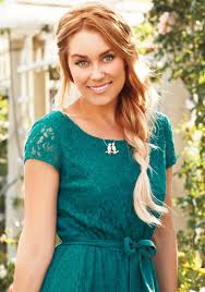 For lauren's second look, slip on a stretchy headband over your finished hair, then arrange the front sections so that your bangs are tucked behind your ear. Lauren Conrad Hair Style Braid Hairstyles Weekly