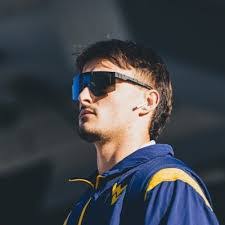 Nick Malone's Instagram, Twitter & Facebook