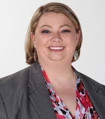 Jennifer Lackey's Instagram, Twitter & Facebook