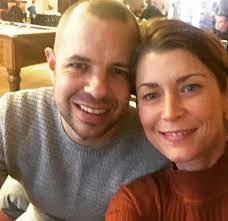 Tara Hawkins's Instagram, Twitter & Facebook