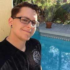 This Person Explains Why Children From Abusive Families Analyze Every  Single Detail And It's Heartbreaking