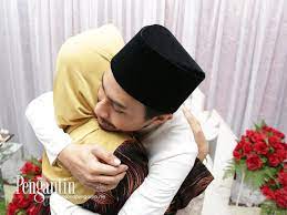 Cuitan tersebut memantik ribuan komentar dari warganet. Walau Dah Kahwin Tanggungjawab Anak Lelaki Kepada Ibu Bapanya Tidak Boleh Diabaikan Pesona Pengantin
