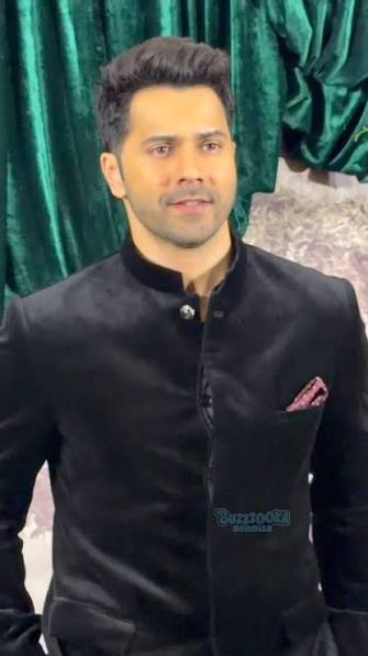 #varundhawan arrives at reception ceremony of Anshula Kapoor 😍😎