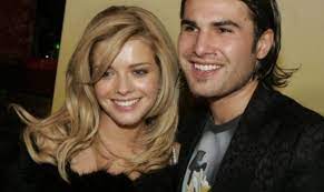 Provided to vnclip by tunecore cea mai frumoasa fata · florin salam reteta de manele ℗ 2019 s.c. Cum AratÄƒ Acum Alexandra Dinu Fosta SoÈ›ie A Lui Adi Mutu Mai FrumoasÄƒ Ca Oricand Impact