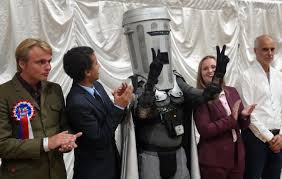 Nigel Farage wins Clacton by-election and triggers resumption of standards  inquiry into £5m donation | ITV News Anglia