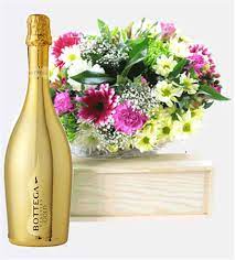 Our hampers contain award winning fine wine & cheeses available for uk hamper delivery. Prosecco And Flowers