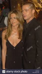 Produced by units in malta, mexico and britain's shepperton studios. Brad Pitt Und Jennifer Aniston Troja Premiere Stockfotografie Alamy