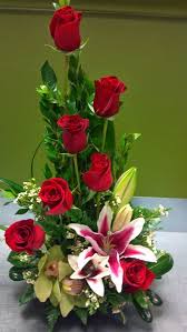 Send Flowers To Pune Gifts To India Pune Online Flowers Delivery In Pune Same Flower C Large Flower Arrangements Church Flower Arrangements Flower Arrangements