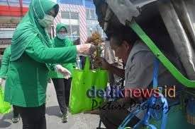 Makaroni, mie, spagheti, bihun, so'un dan sejenisnya. Produksi Masker Kain Istri Prajurit Korem 061 Sk Bagikan Untuk Warga Detiknews Id