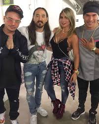 J balvin] yah, yah quién diría que el muchacho cantando en la barbería el que en la el sencillo lleva por nombre la fecha de cumpleaños de balvin y fue lanzado el mismo día de forma. 101 Likes 4 Comments Jose Alvaro Osorio Balvin Jbalvin Mi Mundo On Instagram Jajajaja Yes Jbalvin Jbalvin To My Future Husband Style Osorio