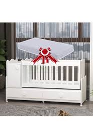 Bazı bebek beşikleri çok ucuz iken, bazıları da oldukça pahalı fiyatlara satılmaktadır. Buyuyen Besikler Buyuyen Besik Modelleri Ve Fiyatlari