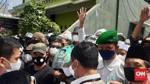 Mewarnai gambar pak polisi / 150 mewarnai gambar. Drama Di Petamburan Brimob Ikut Antar Surat Untuk Rizieq