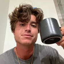 Brandon Beauchamp (@brandonbeauchamp_)