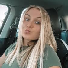 Mia Raines's Instagram, Twitter & Facebook