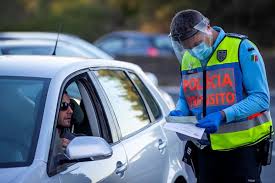 Podem igualmente circular entre concelhos os titulares de órgãos de soberania, dirigentes dos parceiros socais e dos partidos políticos representados na assembleia da república e pessoas. Proibido Circular Entre Concelhos A Partir Da Meia Noite De Hoje Radio Pax