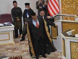 Menjaga kedaulatan perlembagaan dan hak berpelembagaan negeri melaka dan rakyat seperti mana yang dijelaskan di dalam perlembagaan. Pelantikan Speaker Baharu Ikut Peraturan