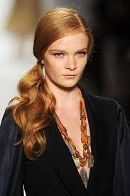 Side Ponytails Are Really A Thing How To Wear Them The Right Way Side Ponytail Hairstyles Side Ponytail Side Ponytails