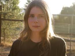 Le ragazze di Emma Cline hanno il cuore sbilenco dell'adolescenza